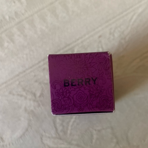 Fresh Sugar Lip Balm Lipgloss Treatment in Sugar Berry BNIB - Picture 7 of 16